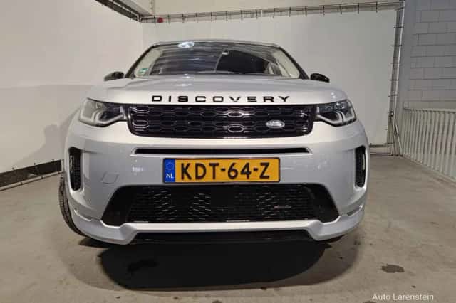 Land Rover Discovery Sport (2023) thumbnail 2