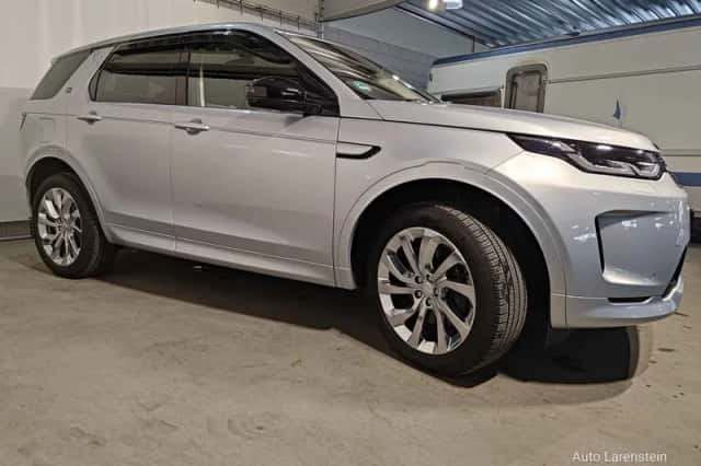 Land Rover Discovery Sport (2023) thumbnail 3