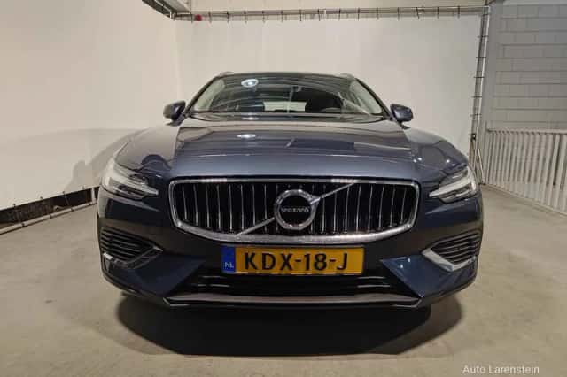 Volvo V60 (2020) thumbnail 2