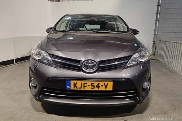 Toyota Verso (2017) thumbnail 2