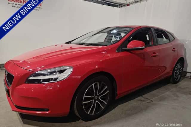 Volvo V40 (2018) thumbnail 1