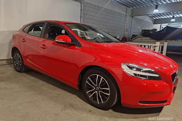 Volvo V40 (2018) thumbnail 3