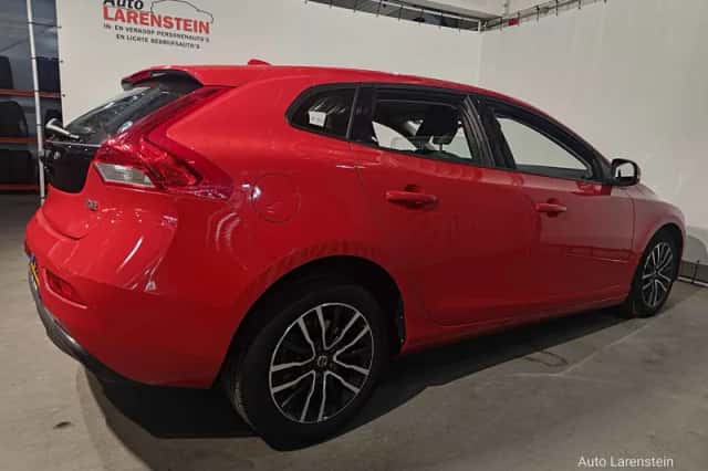 Volvo V40 (2018) thumbnail 4