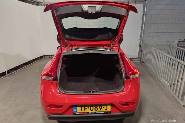Volvo V40 (2018) thumbnail 6