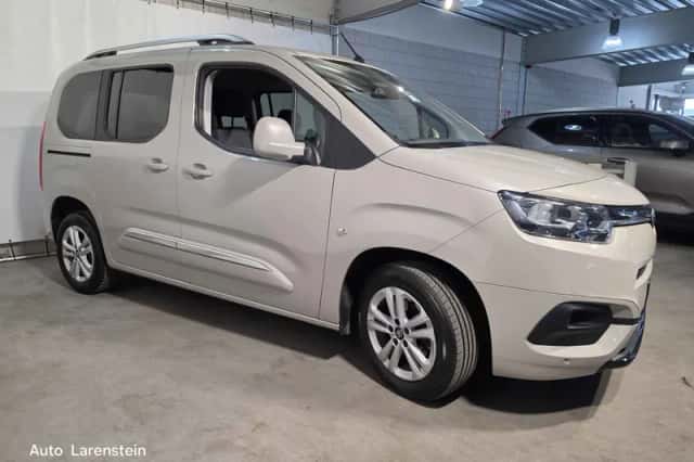 Toyota ProAce City Verso (2021) thumbnail 3