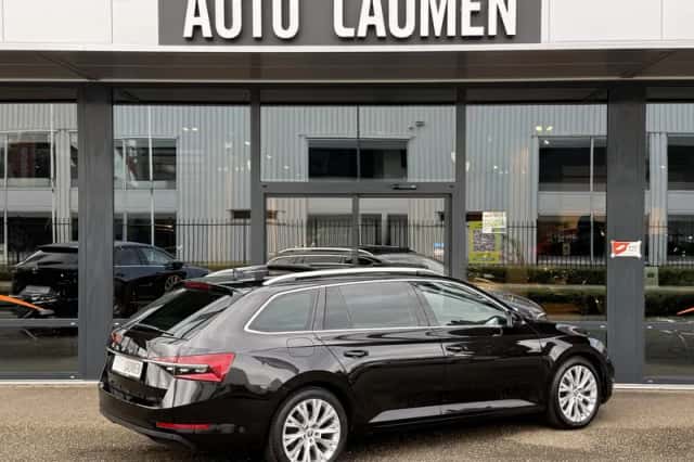 Škoda Superb (2021) thumbnail 3