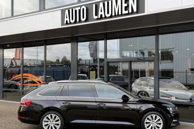 Škoda Superb (2021) thumbnail 4