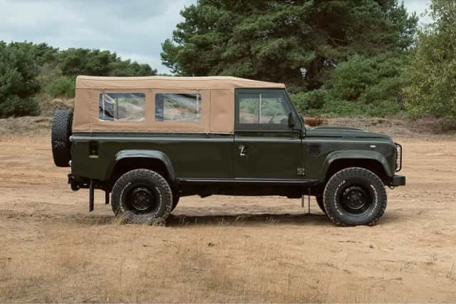 Land Rover Defender (1999) thumbnail 5