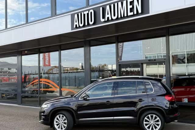 Volkswagen Tiguan (2016) thumbnail 2