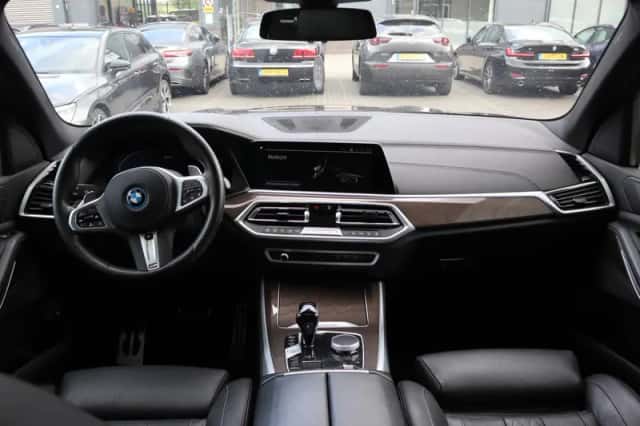 BMW X5 (2023) thumbnail 6