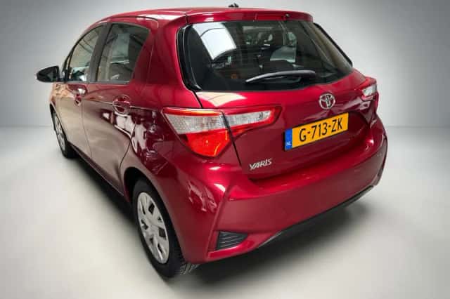 Toyota Yaris (2019) thumbnail 4