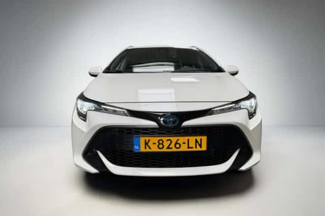 Toyota Corolla (2021) thumbnail 2