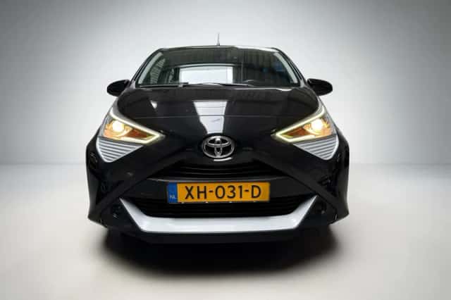 Toyota Aygo (2019) thumbnail 2