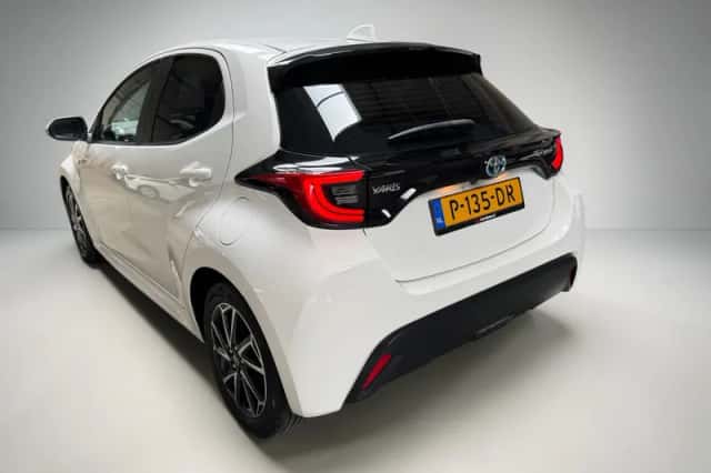 Toyota Yaris (2022) thumbnail 4