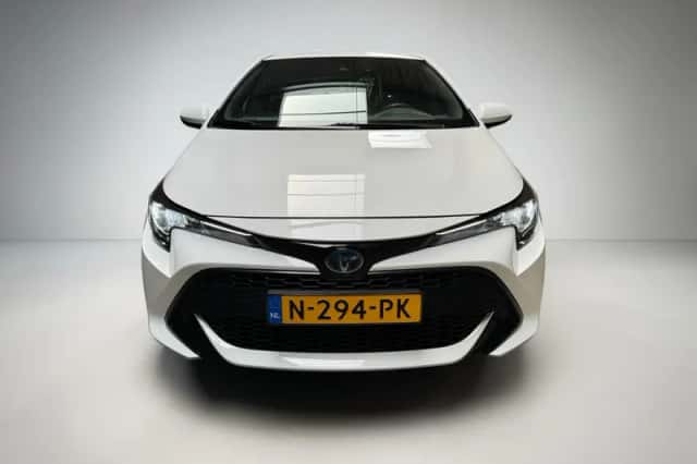 Toyota Corolla (2021) thumbnail 2