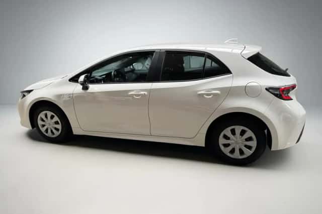Toyota Corolla (2021) thumbnail 3