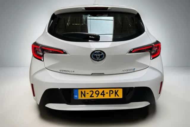 Toyota Corolla (2021) thumbnail 4