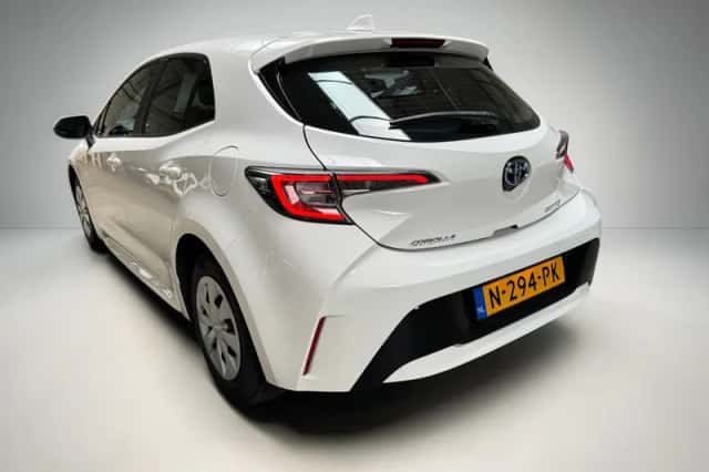 Toyota Corolla (2021) thumbnail 5