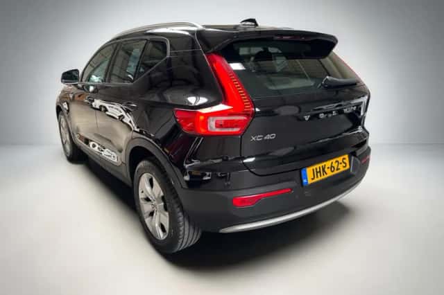 Volvo XC40 (2021) thumbnail 4