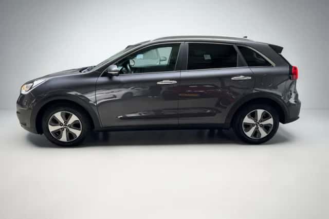 Kia Niro (2017) thumbnail 2