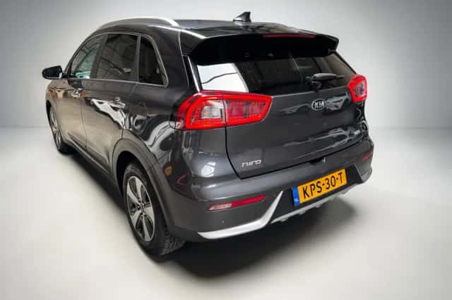 Kia Niro (2017) thumbnail 3