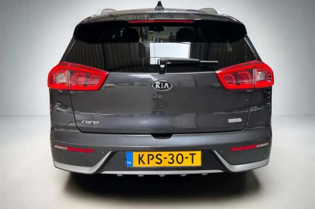 Kia Niro (2017) thumbnail 4