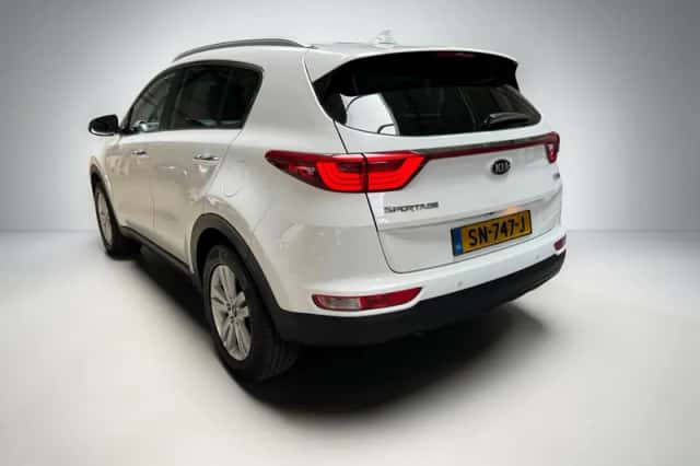 Kia Sportage (2018) thumbnail 3