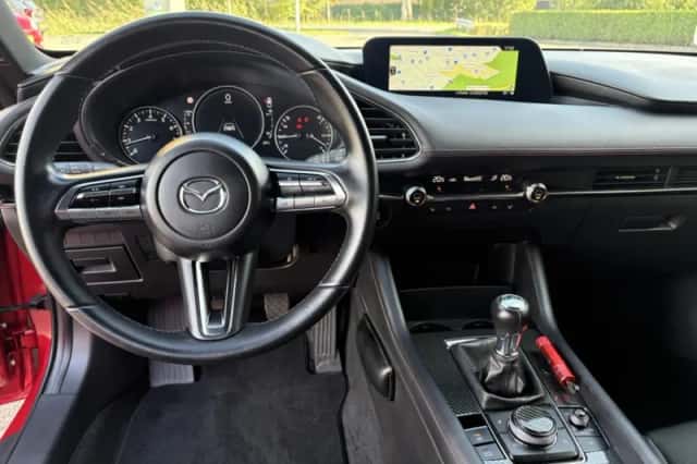 Mazda 3 (2023) thumbnail 2