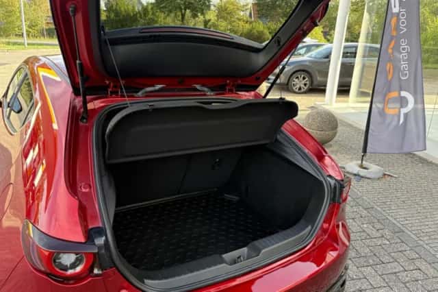 Mazda 3 (2023) thumbnail 5