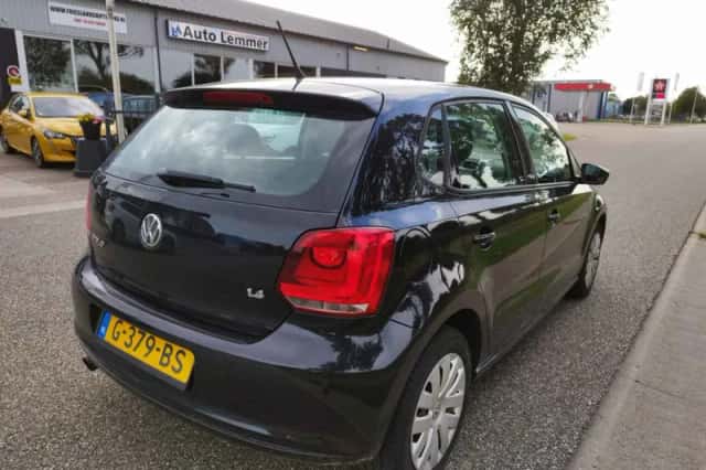 Volkswagen Polo (2011) thumbnail 4