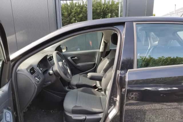Volkswagen Polo (2011) thumbnail 6