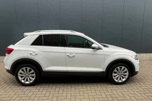 Volkswagen T-Roc (2018) thumbnail 4