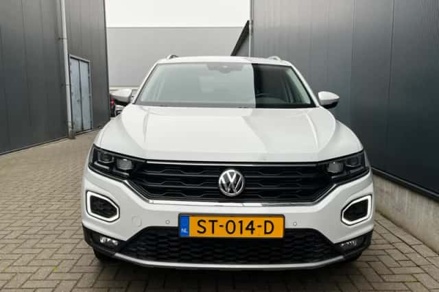 Volkswagen T-Roc (2018) thumbnail 5