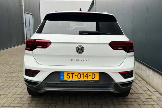 Volkswagen T-Roc (2018) thumbnail 6