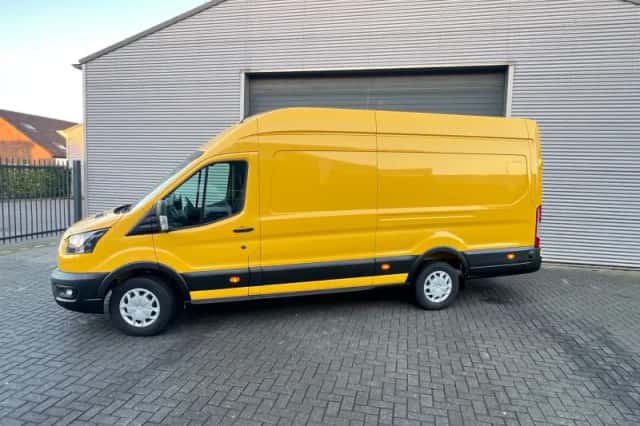 Ford E-Transit (2023) thumbnail 2