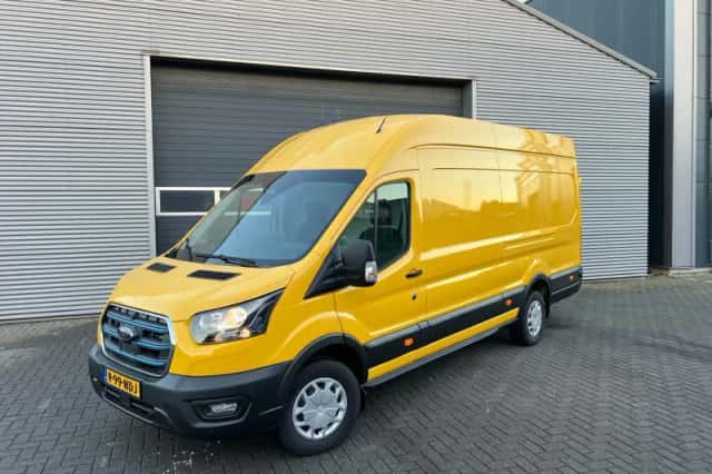 Ford E-Transit (2023) thumbnail 4
