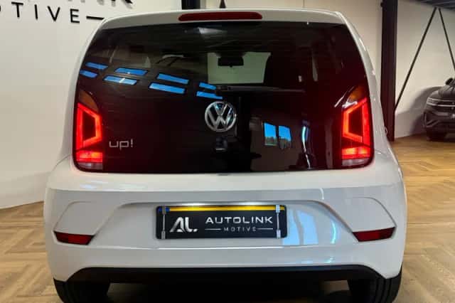 Volkswagen Up! (2017) thumbnail 5