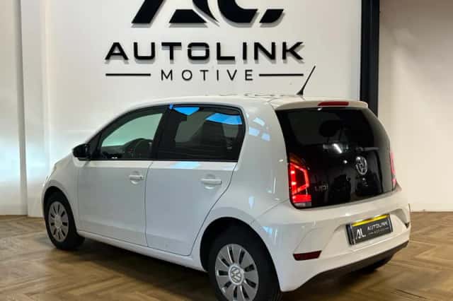 Volkswagen Up! (2017) thumbnail 6