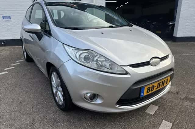 Ford Fiesta (2009) thumbnail 2