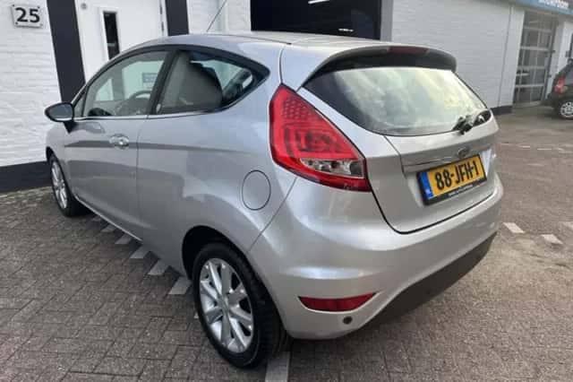 Ford Fiesta (2009) thumbnail 3