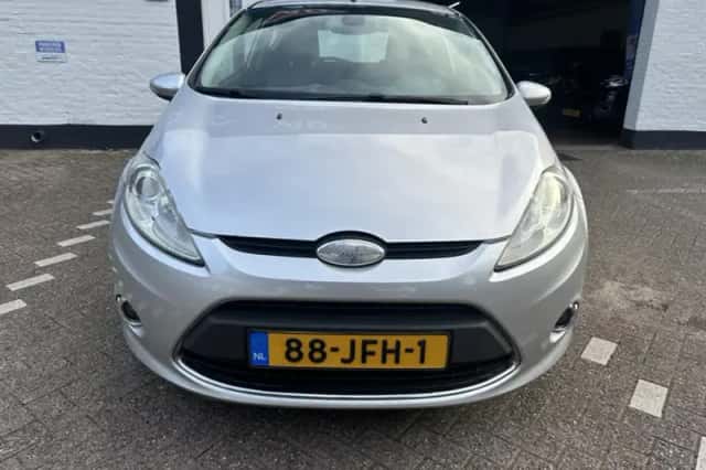 Ford Fiesta (2009) thumbnail 4