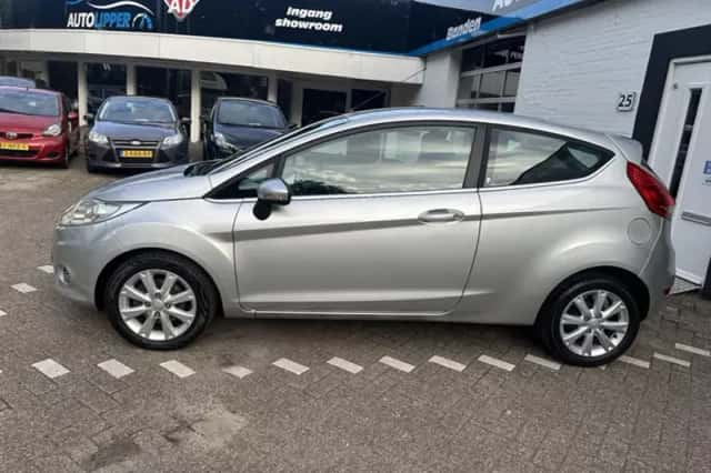 Ford Fiesta (2009) thumbnail 6