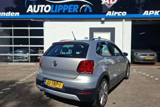 Volkswagen Polo (2012) thumbnail 2