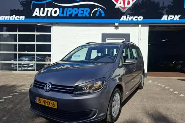 Volkswagen Touran (2010) thumbnail 1