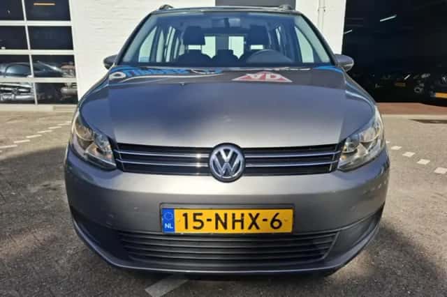 Volkswagen Touran (2010) thumbnail 5