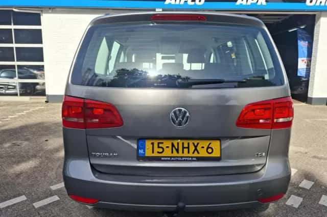Volkswagen Touran (2010) thumbnail 6