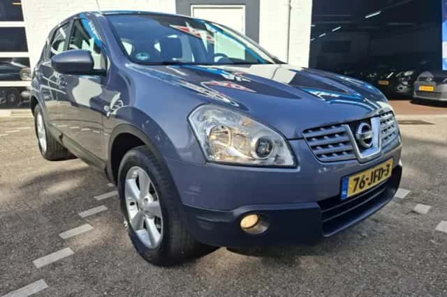 Nissan Qashqai (2009) thumbnail 2