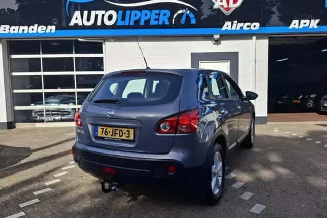 Nissan Qashqai (2009) thumbnail 4