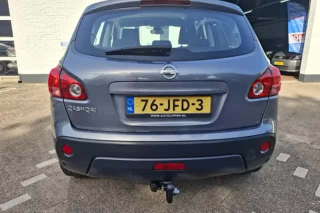 Nissan Qashqai (2009) thumbnail 6