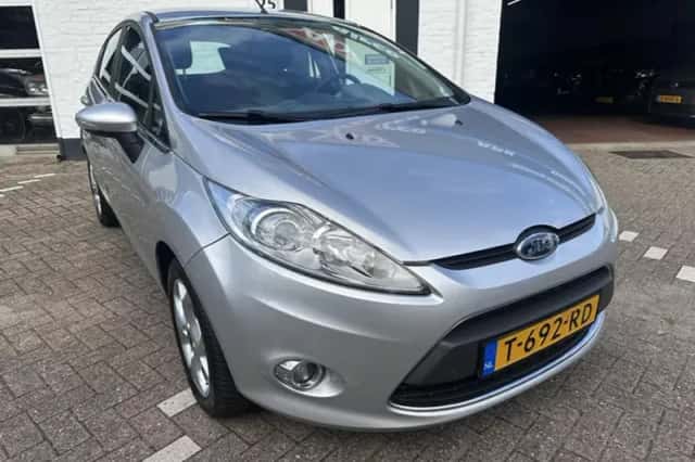 Ford Fiesta (2009) thumbnail 2